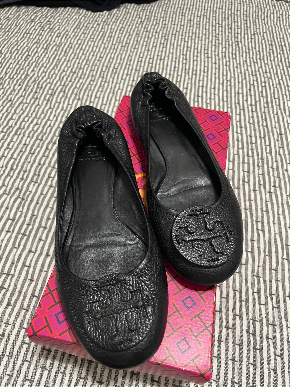 Tory Burch Black Leather Logo Ballet Flats